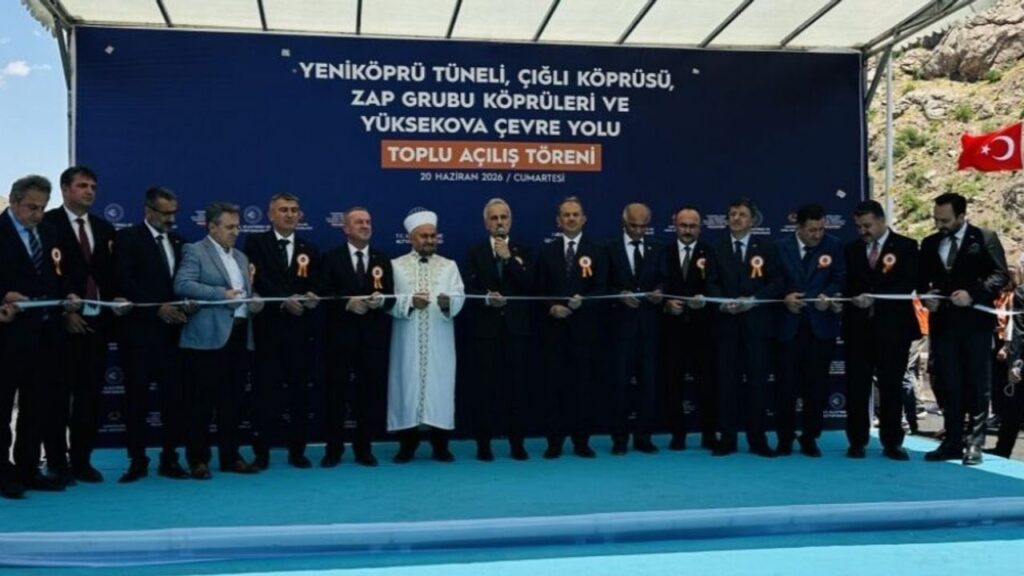 Bakan Uraloğlu Hakkari’de Ulaşım Projelerinin Toplu Açılışına Katıldı