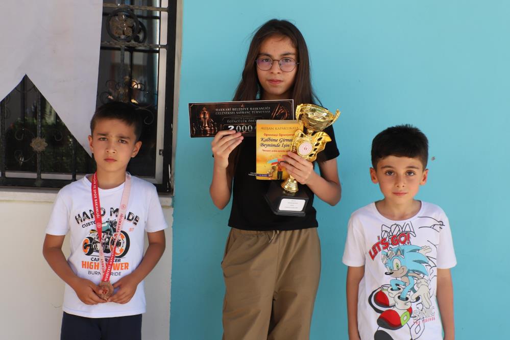 Hakkâri’de 120 sporcunun katıldığı satranç turnuvası sona erdi