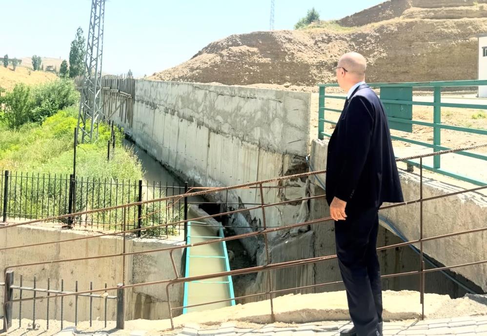 Esendere beldesinde duvar çalışmaları sürüyor