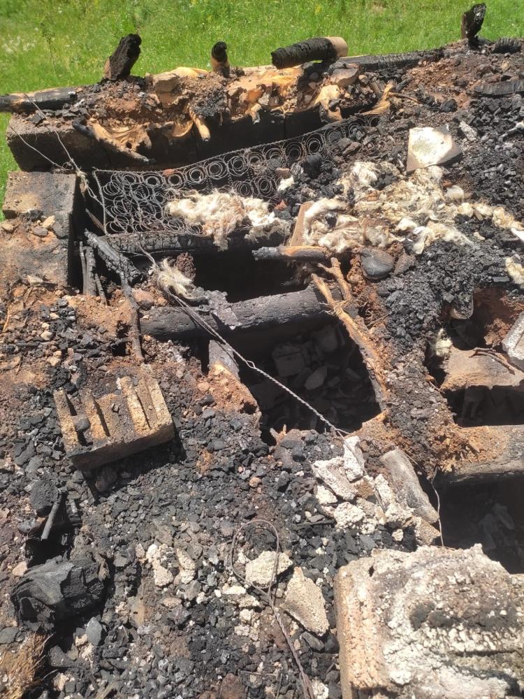 Yüksekova’da odunluk ve garaj yangını