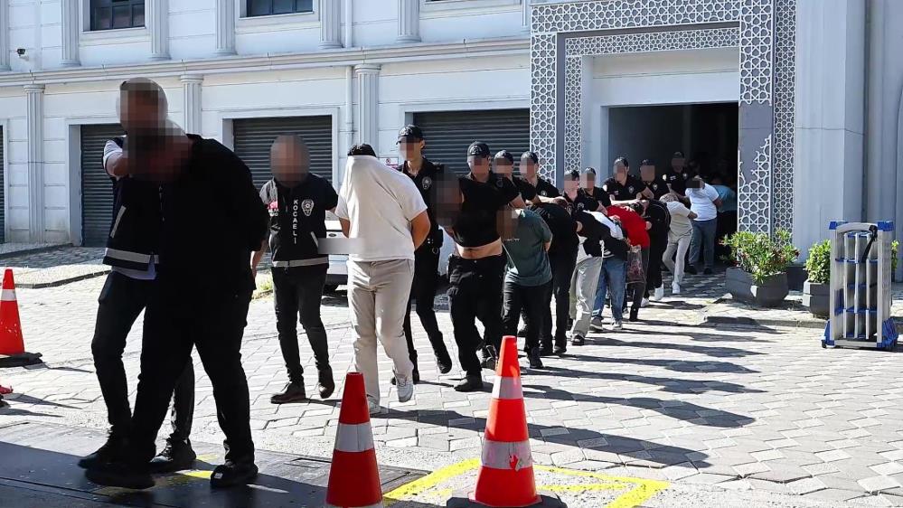 Fuhuş çetesine darbe: 18 kadın kurtarıldı, 14 tutuklama