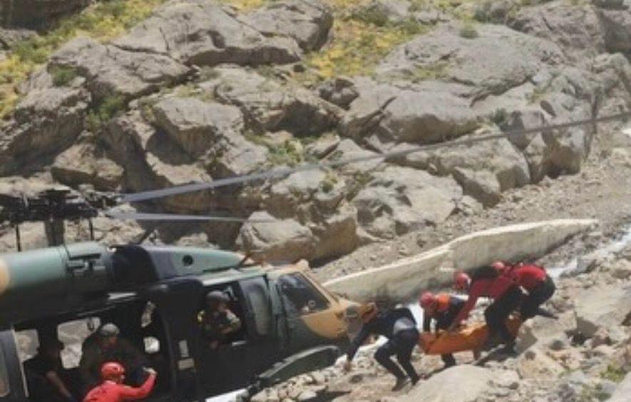 Hakkari’de Pancar Toplarken Yaralanan Vatandaş Helikopterle Kurtarıldı