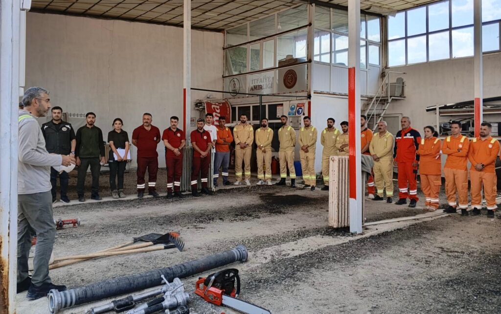 Şemdinli’de Orman Yangınlarıyla Mücadele Eğitimi ve Tatbikatı Gerçekleştirildi