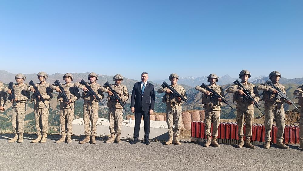 Bakan Çiftçi sınırın sıfır noktasında: “‘Terörsüz Türkiye’ projesi hayata geçmiştir ve kararlılıkla devam ederek başarıya ulaşacaktır”