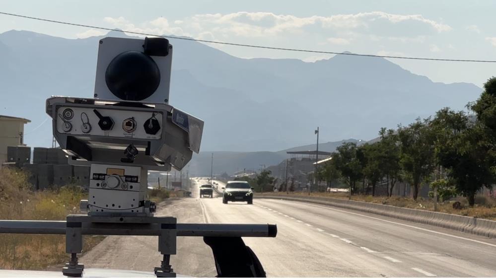 Yüksekova’da trafikte hız denetimi