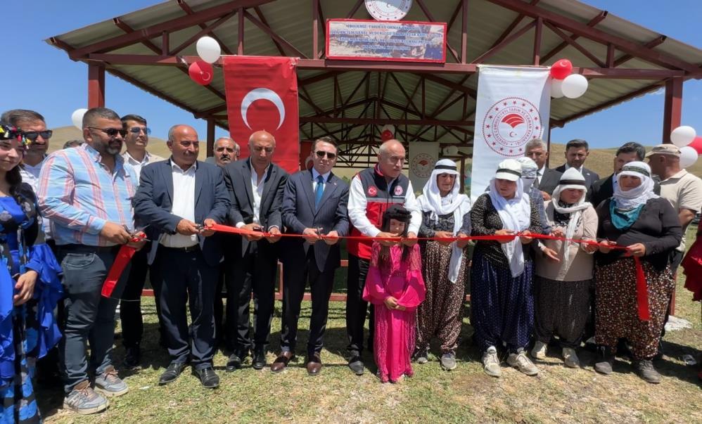 Yüksekova’da berivanlar gölgeliğe kavuştu