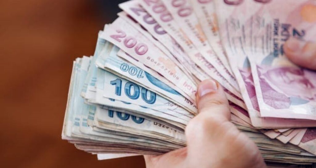 Emekli zam farklarının ödeneceği tarih belli oldu!