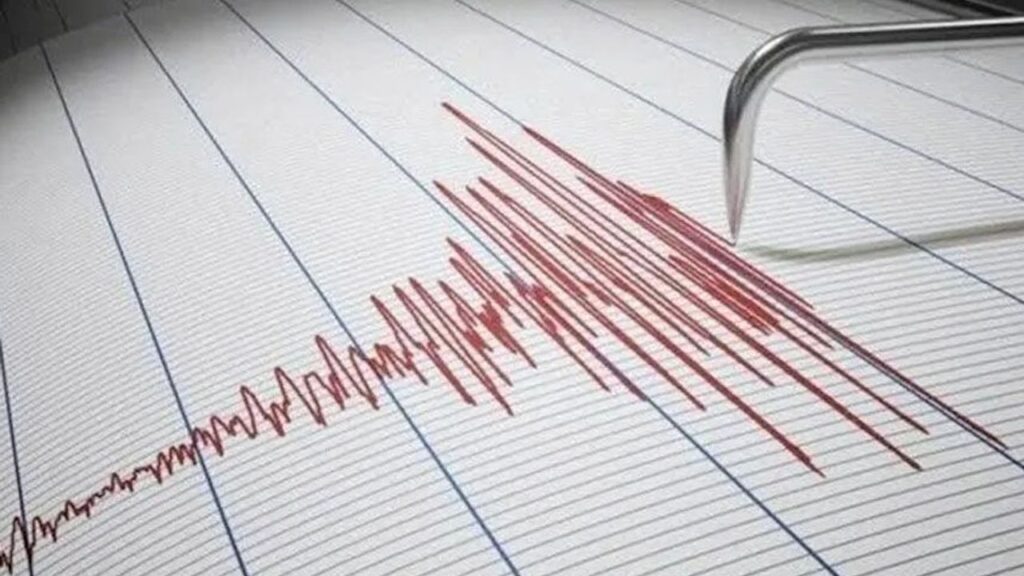 ŞEMDİNLİ’DE DEPREM
