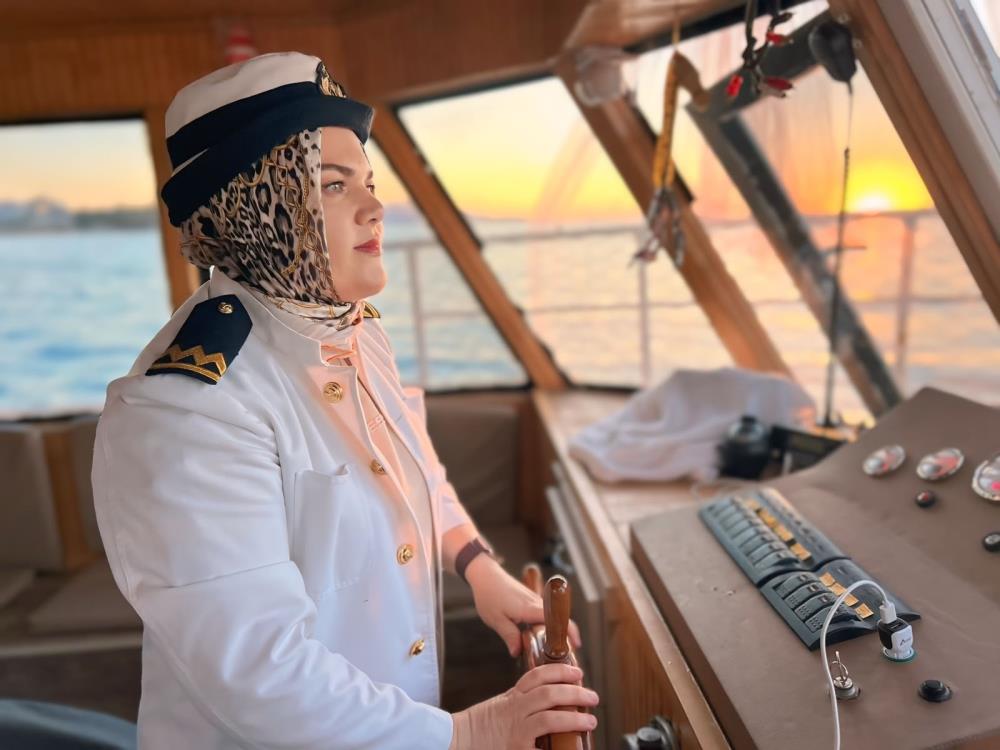 Van Gölü’nün ilk kadın kaptanı: Dümen artık ona emanet