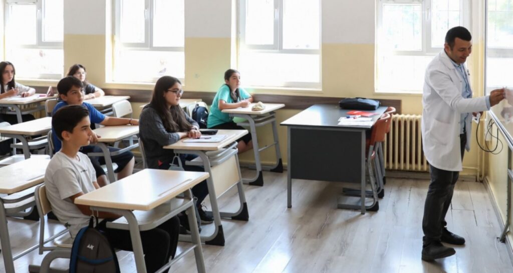 İstanbul’da okullarda mescit kararı