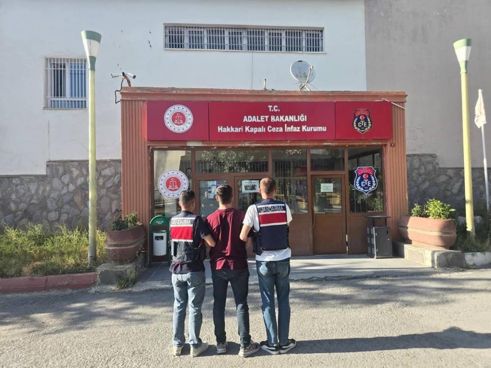 Hakkari’de aranan 4 hükümlü JASAT operasyonuyla yakalandı