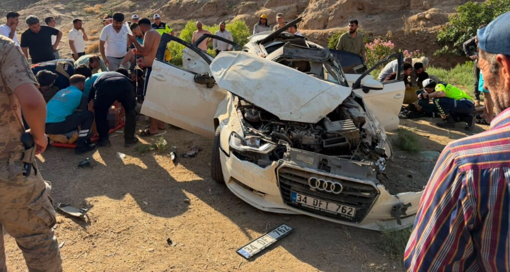 Şırnak’ta otomobil şarampole yuvarlandı: 2 ölü, 2 yaralı
