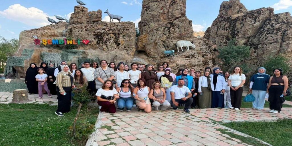 Gençler Şemdinli’nin Tarihi ve Doğal Güzelliklerini Keşfetti