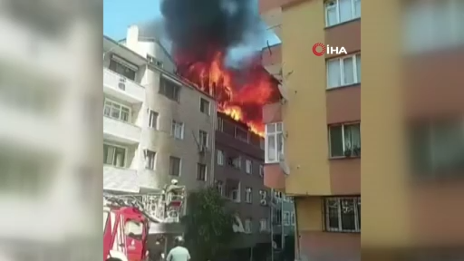 Gaziosmanpaşa’da 4 katlı binanın çatısında yangın!