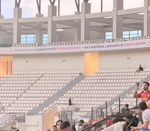 Aile ve Sosyal Hizmetler Bakanlığı’ndan Amed-Erzurumspor FK maçında “Terörsüz Türkiye” pankartı