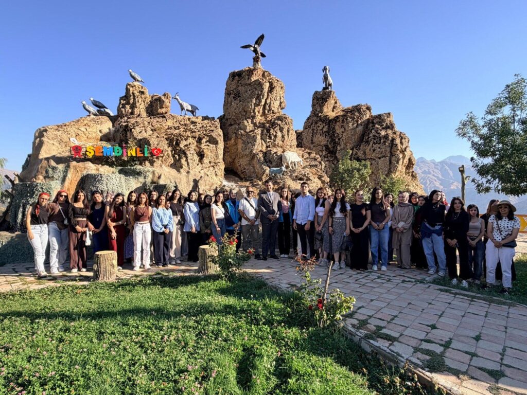 Başkan Şakar, gençleri Şemdinli’de ağırladı