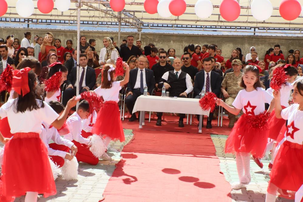 Hakkari’de İlköğretim Haftası coşkuyla kutlandı