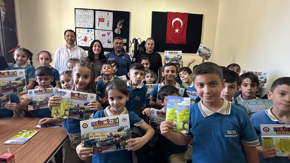 Minik öğrenciler Toplum Destekli Polislik Büro Amirliğini gezdi
