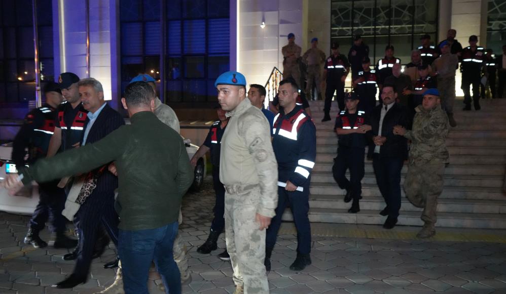 Yolsuzluk soruşturmasında mahkemeden karar çıktı: 2 eski başkan dahil 15 tutuklama