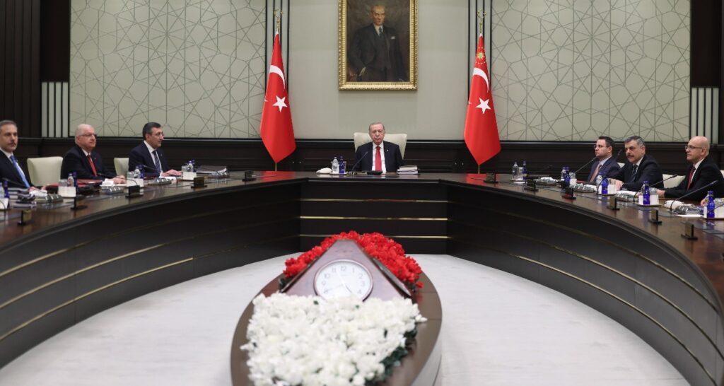 MGK Bildirgesi: “Ülkemizin ve milletimizin yanı sıra bölgenin güvenliği için sarf edilen gayretlerin kararlılıkla sürdürüleceği ifade edilmiştir”