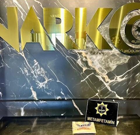 Muş’ta araçtan 102 gram metamfetamin çıktı: 2 şüpheli tutuklandı