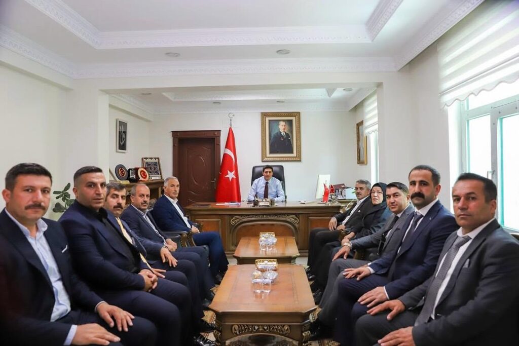 ŞEMDİNLİ’DE MUHTARLAR GÜNÜ KAHVALTI PROGRAMI DÜZENLENDİ