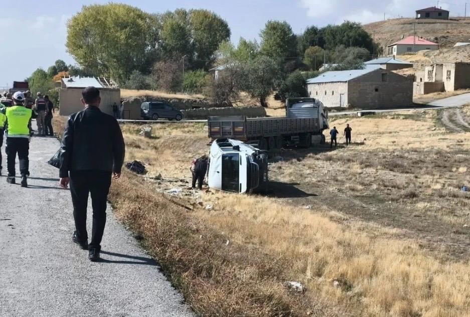 Hakkari-Van karayolunda yaşanan trafik kazasında isimler belli oldu