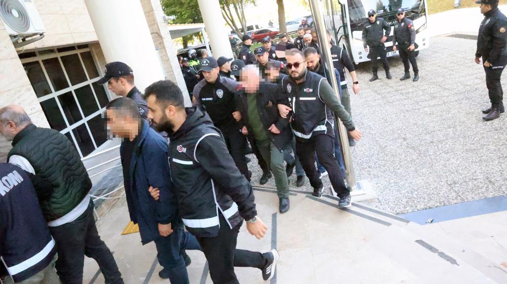 Milas Belediyesi’ne operasyon şüphelileri adliyeye sevk edildi