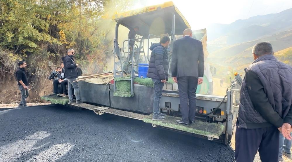 Devlet yatırımlarıyla İran sınırındaki vatandaşların 40 yıllık yol sorunu bitti