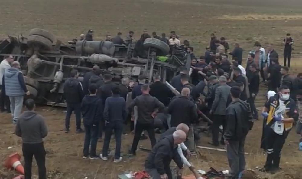 Yüksekova’da iki ayrı trafik kazasında 9 kişi yaralandı